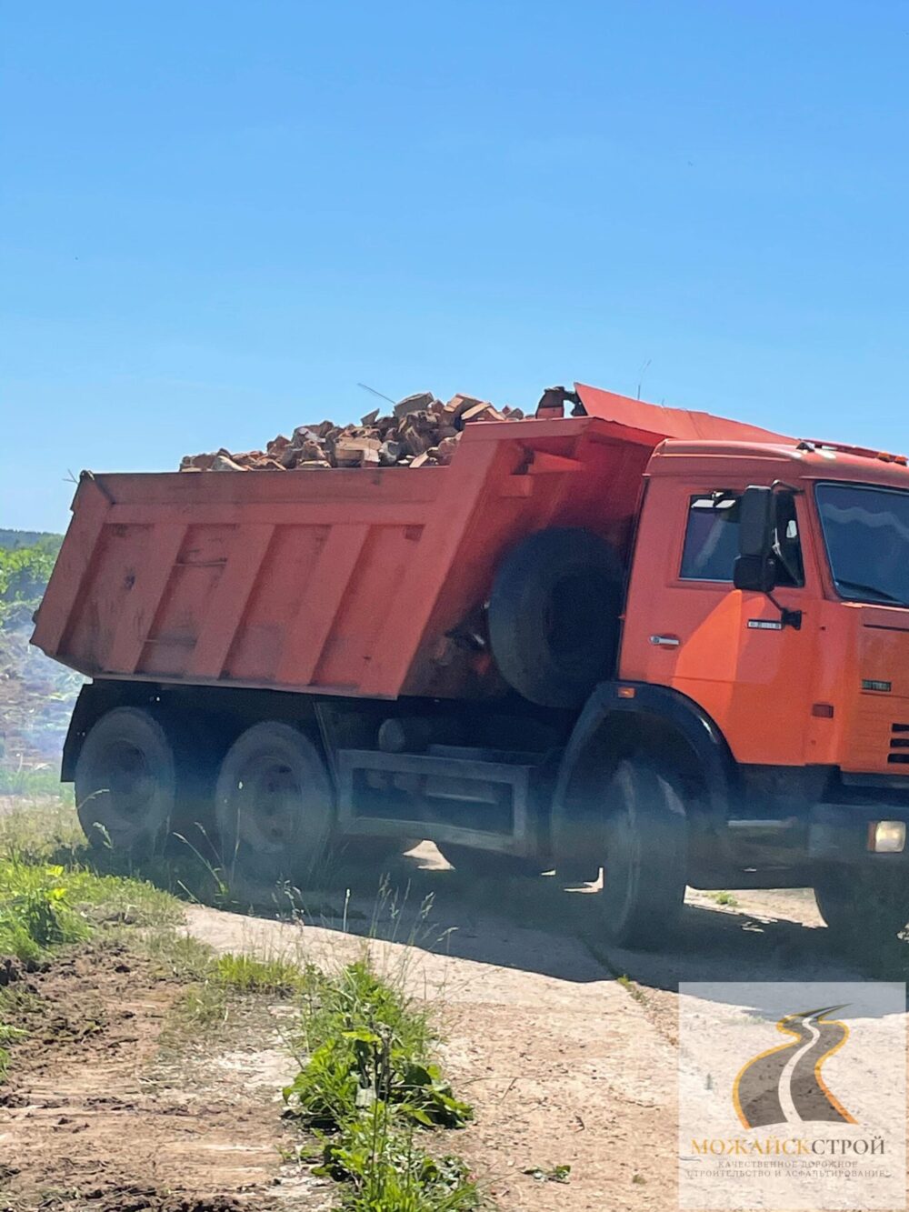 stroitelstvo-dorog-- Собственный автопарк спецтехники-min